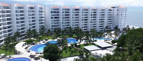 Piscina all'aperto, una piscina riscaldata