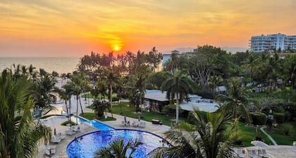 Newly Remodel 5 Star Luxury Beachfront Condo