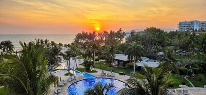 Newly Remodel 5 Star Luxury Beachfront Condo