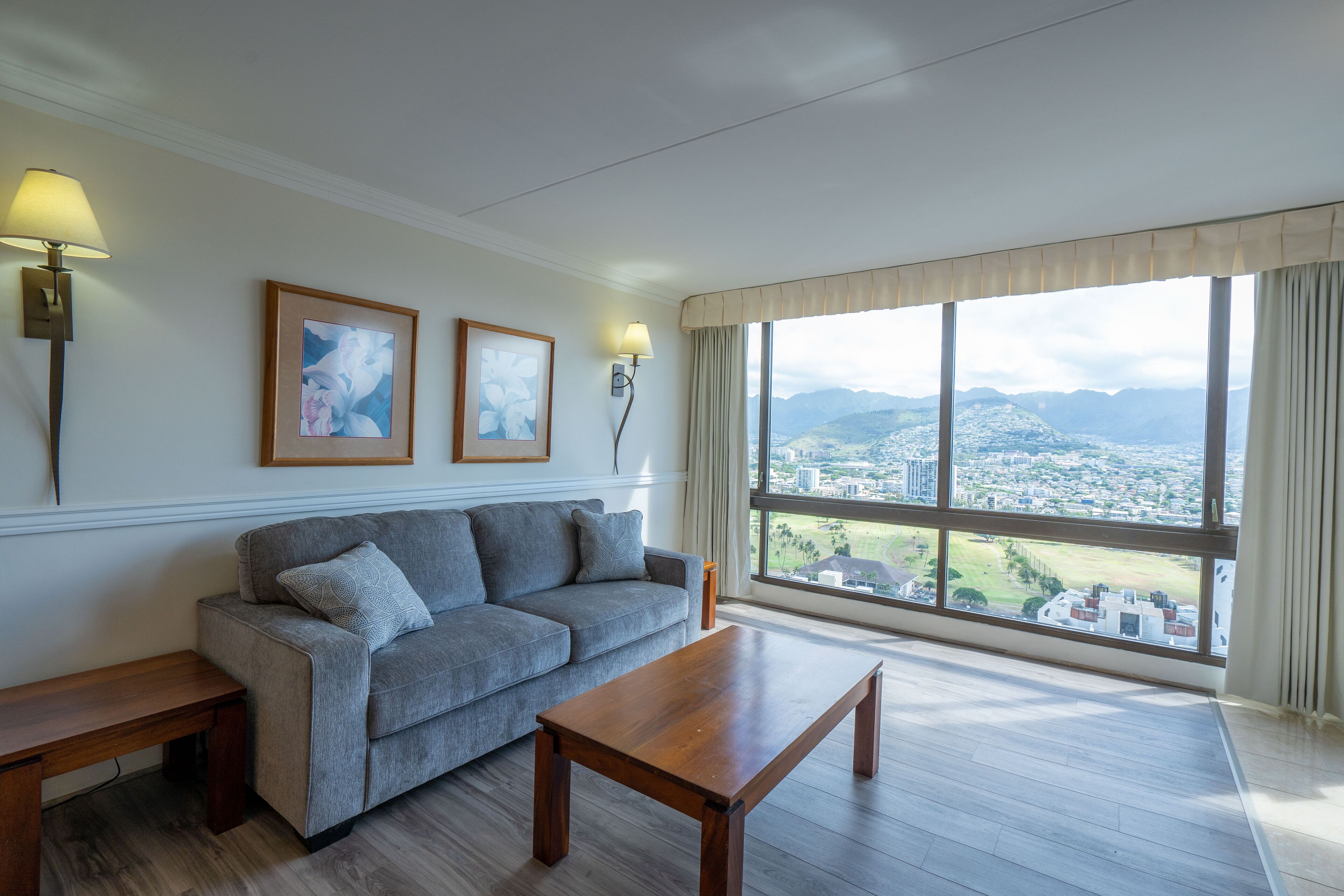 Special Rate.Charming 1BD With Ko'olau Mountain Range View with Free Parking!