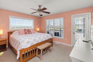 4 bedrooms, iron/ironing board, WiFi