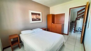 6 bedrooms, WiFi, bed sheets - Excellent house in Praia da Daniela (Daniela)