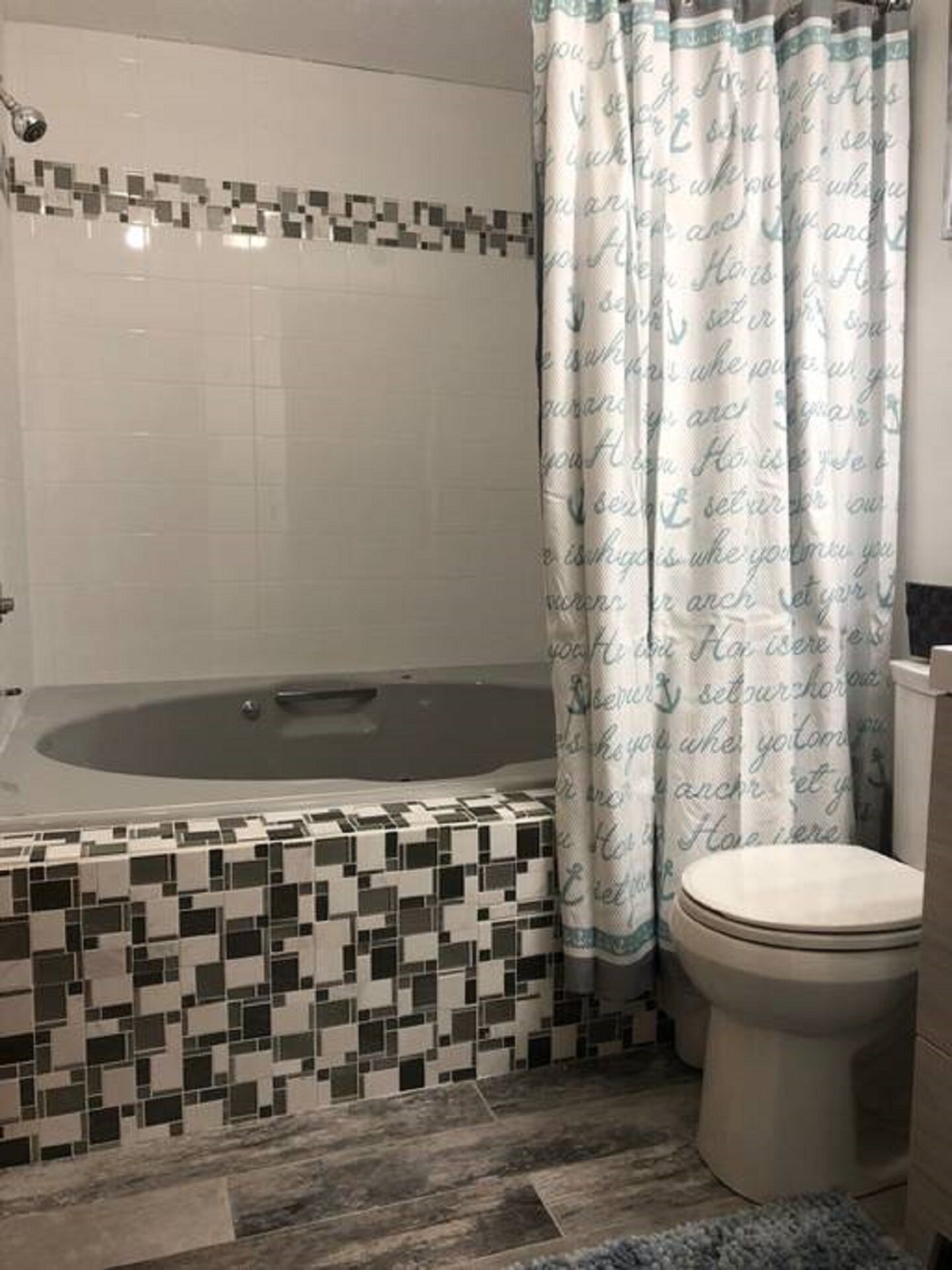 Spacious Slopeside Lodge!!! Sleeps 10 + Beautiful Pocono Getaway! 