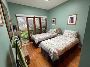 4 chambres, fer et planche à repasser, Wi-Fi gratuit, draps fournis