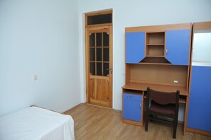 1 bedroom, internet - Economy Twin Room in Ciao Baku H&H (Sabayil)