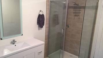 Towels, soap, shampoo, toilet paper