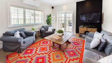 TV, DVD player, stereo, offices
