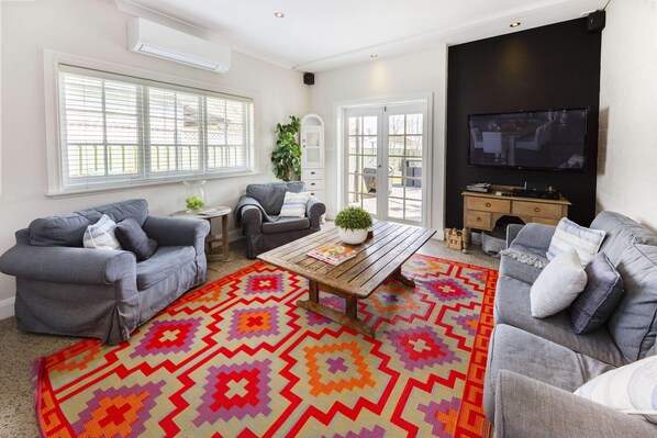 TV, DVD player, stereo, offices