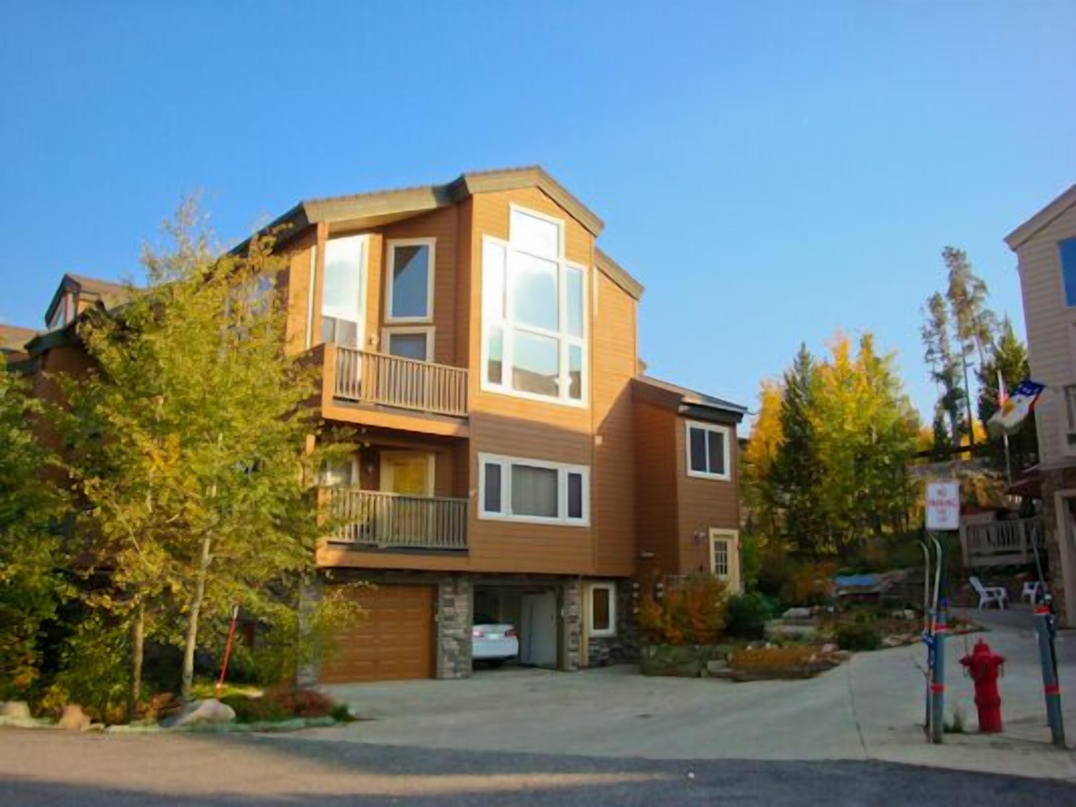 Spacious 3BR/3BA/New Deck&Private Hot Tub - Discounted Weekly Rates!