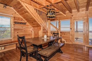 Dining - A Starr Peak View: Spectacular Views!, Resort Pool, Top Amenities, Premier+, close to Attractions! (Sevierville)