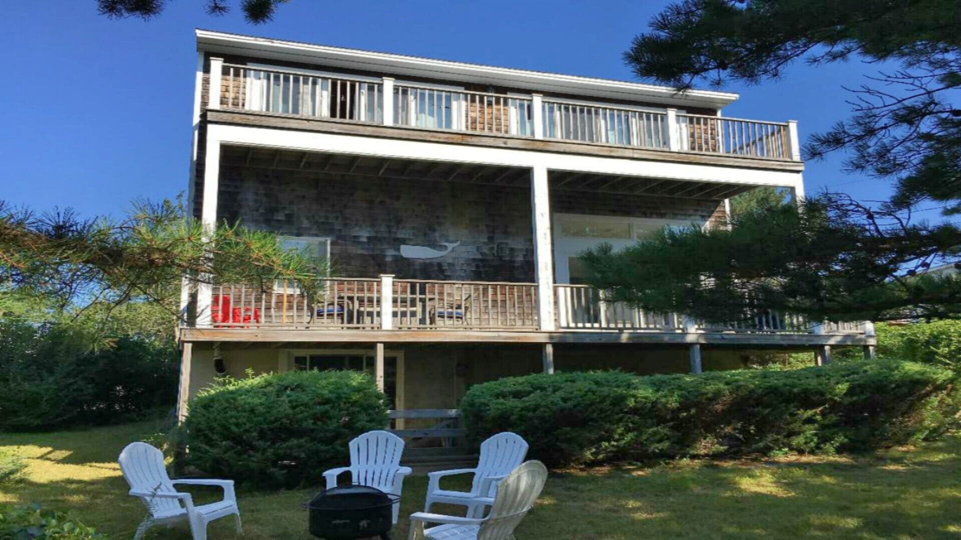 Large Beach House perfect for family vacations by the sea!