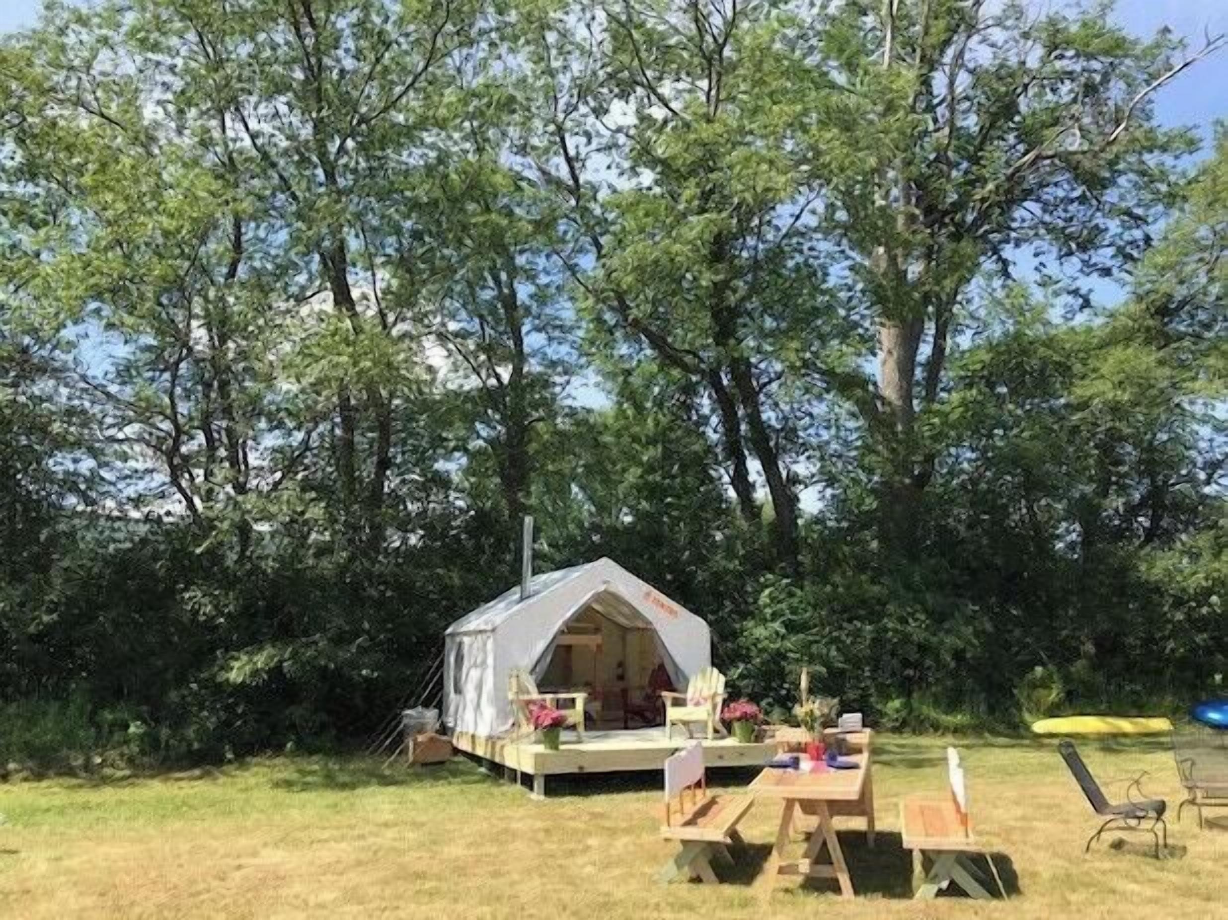 Tentrr Signature Site - Lone Mountain Farm Camping