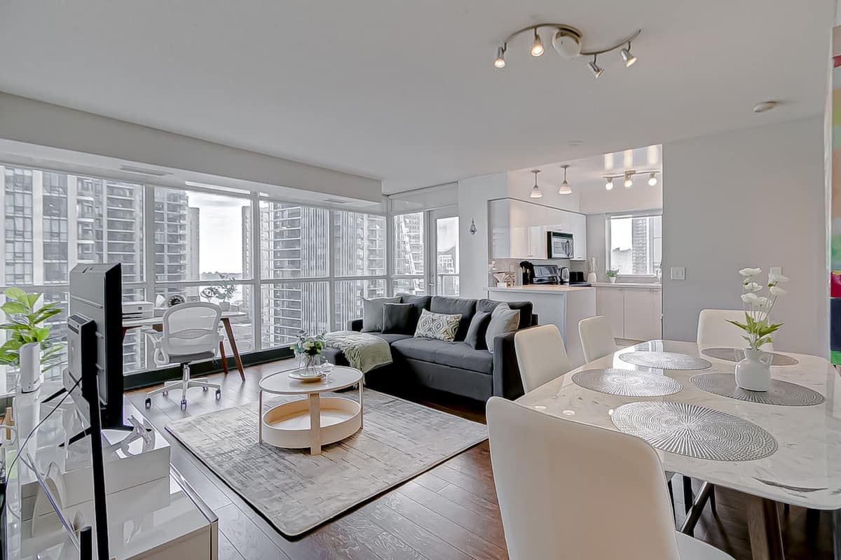 Luxury Apartment, 2 Bedrooms, Kitchen, City View | Living area | 43-inch flat-screen TV with cable channels, TV, Netflix
