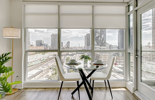 Yonge Street Downtown Toronto Condos
