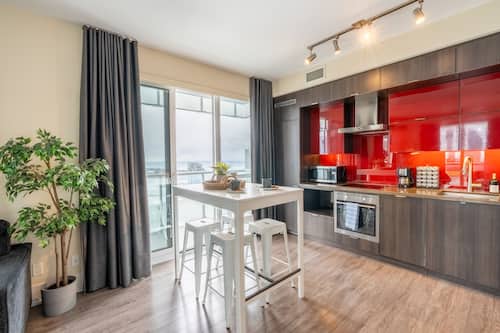 Design Apartment, 2 Bedrooms, Balcony, Lake View | Private kitchen