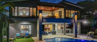 POINT BREAK Beach House - beachfront estate private pool