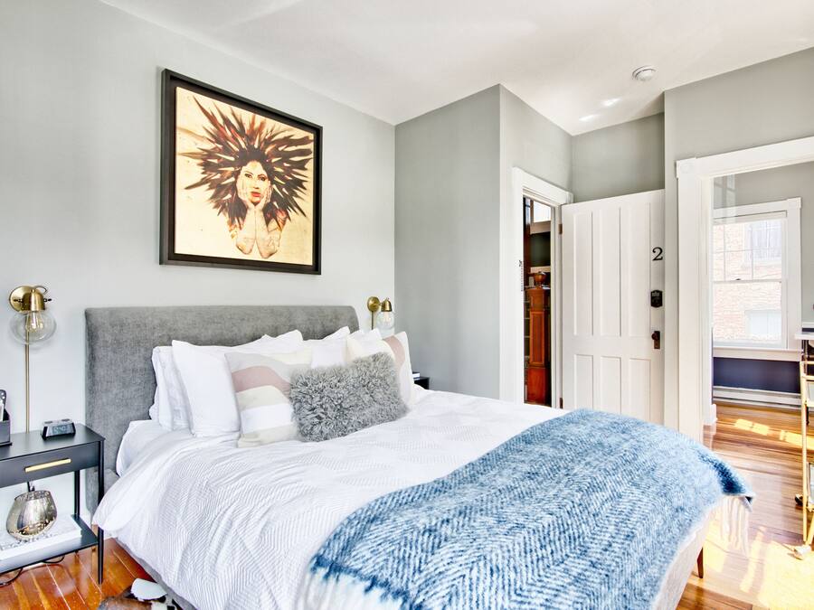 Queen Suite #2 | Premium bedding, Select Comfort beds, minibar, individually decorated