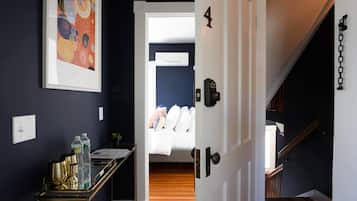 Ropa de cama de alta calidad, colchones Select Comfort y minibar