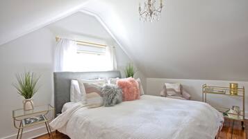 Deluxe-Penthouse, 1 Queen-Bett, Nichtraucher (Deluxe Suite) | Hochwertige Bettwaren, Select-Comfort-Betten, Minibar