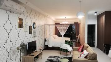 1 bedroom, iron/ironing board, internet, bed sheets