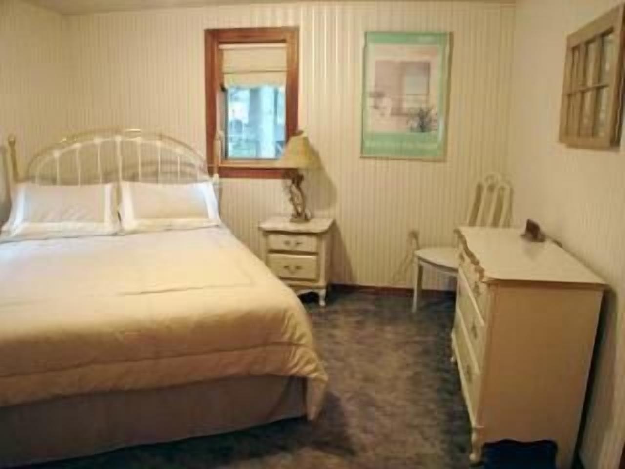 Alamoosook Lake-Upscale Waterfront  Home With Fabulous View