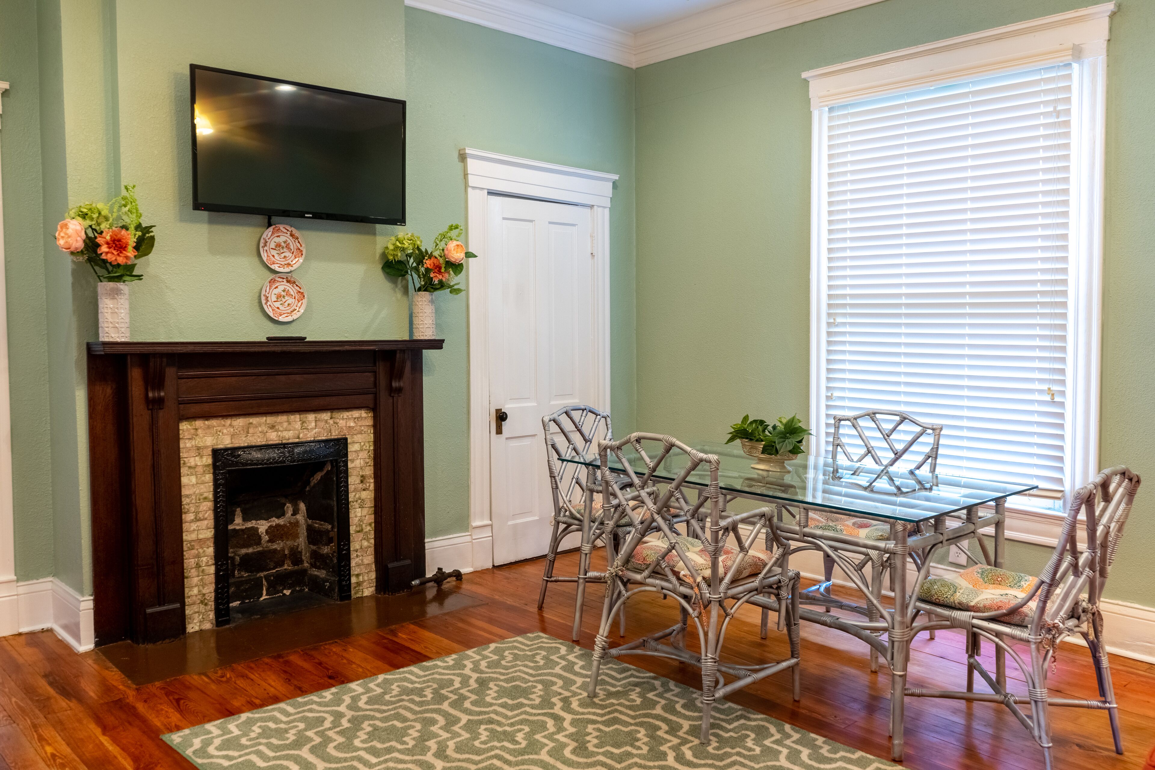 Bourbon Cottage, 2 BR, Downtown Historic Bardstown next to Bakery!