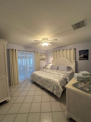 3 bedrooms, iron/ironing board, travel cot, free WiFi