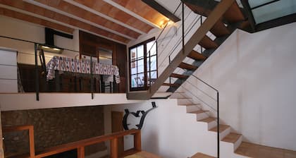 Charming townhouse, walking distance from the main square