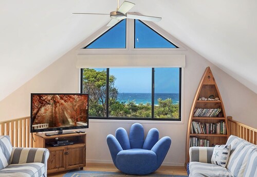 Yabbarra Sands - Enjoy the beachside lifestyle.