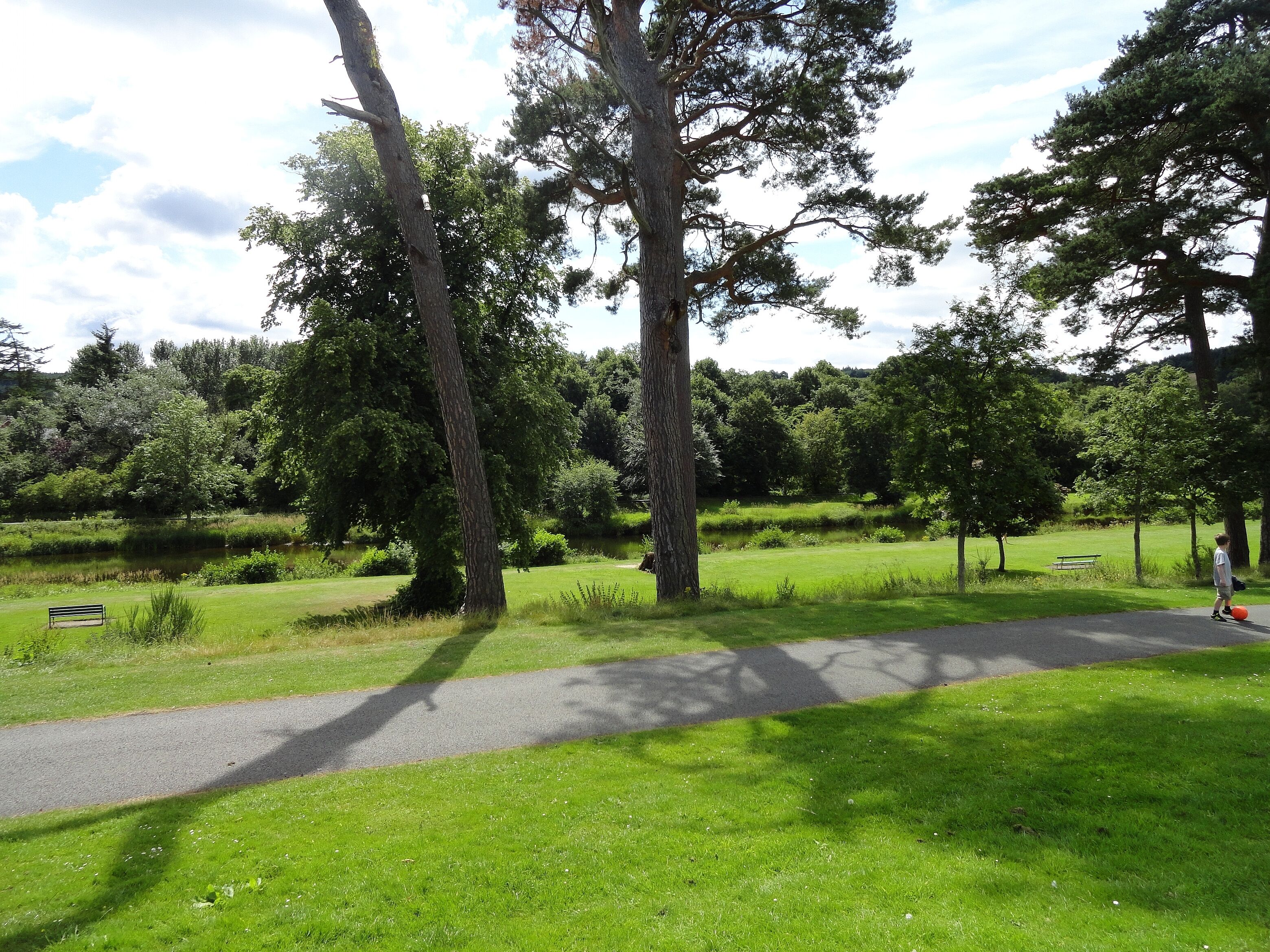 Haylodge Park with walks along the River Tweed
