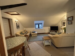 تلفزيون، مشغل دي في دي، كُتُب