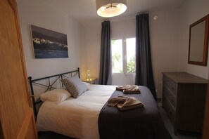 4 Schlafzimmer, Bügeleisen/Bügelbrett, Reisekinderbett, kostenloses WLAN
