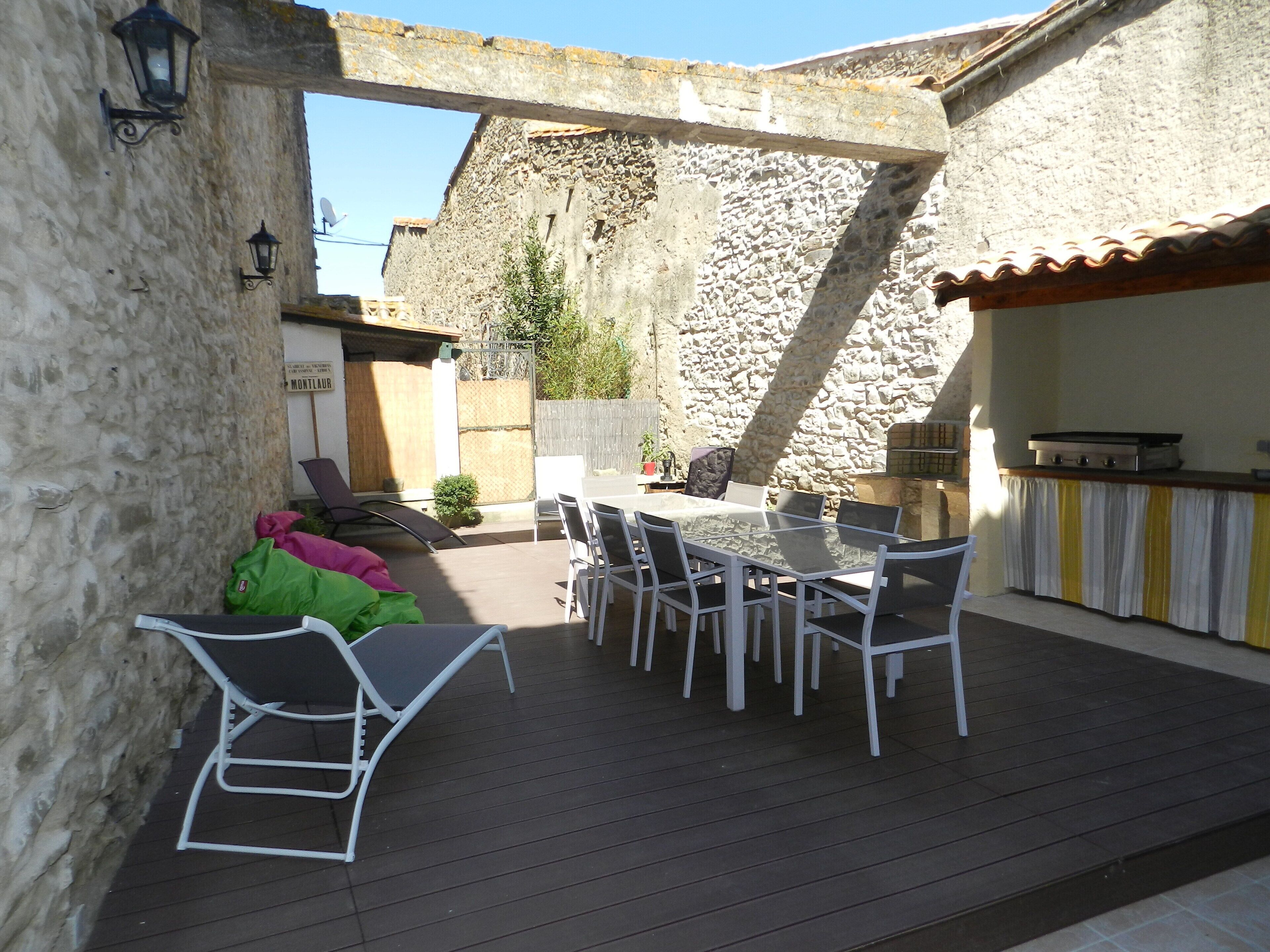 Gite Le Vieux Pressoir, Montlaur. Near Carcassonne.  In the heart of the Corbières!