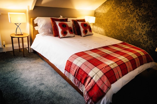 Luxury Spacious Apartment, Sleeps 4