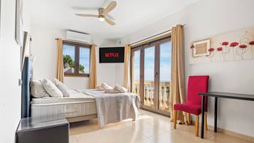 5 slaapkamers, een strijkplank/strijkijzer, reisbedje, gratis wifi