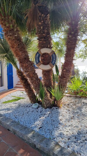 Exterior detail - Elba, Sunshine Coast, your home by the sea (chiessi)