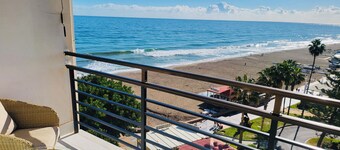 Renovated studio with stunning sea views