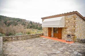 Terrace/patio - Lovely country house in the Chianti region, for 4 persons, near Siena (Castellina in Chianti)