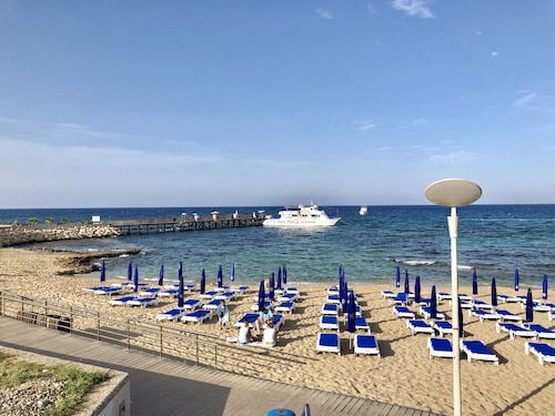 BEAUTIFUL 2 BED VILLA, PRIVATE POOL, WIFI, CLOSE TO BEACH/MARINA SHOPS & BARS