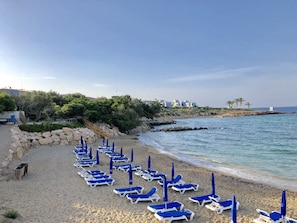 Beach nearby, sun loungers, beach towels