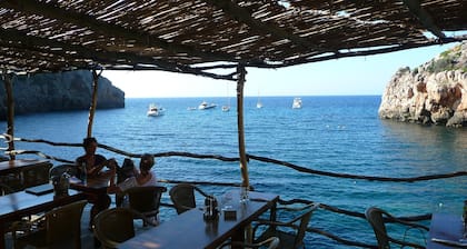 Cottage idyllique avec de superbes vues sur la mer et accĂšs direct Ă  Cala Deia