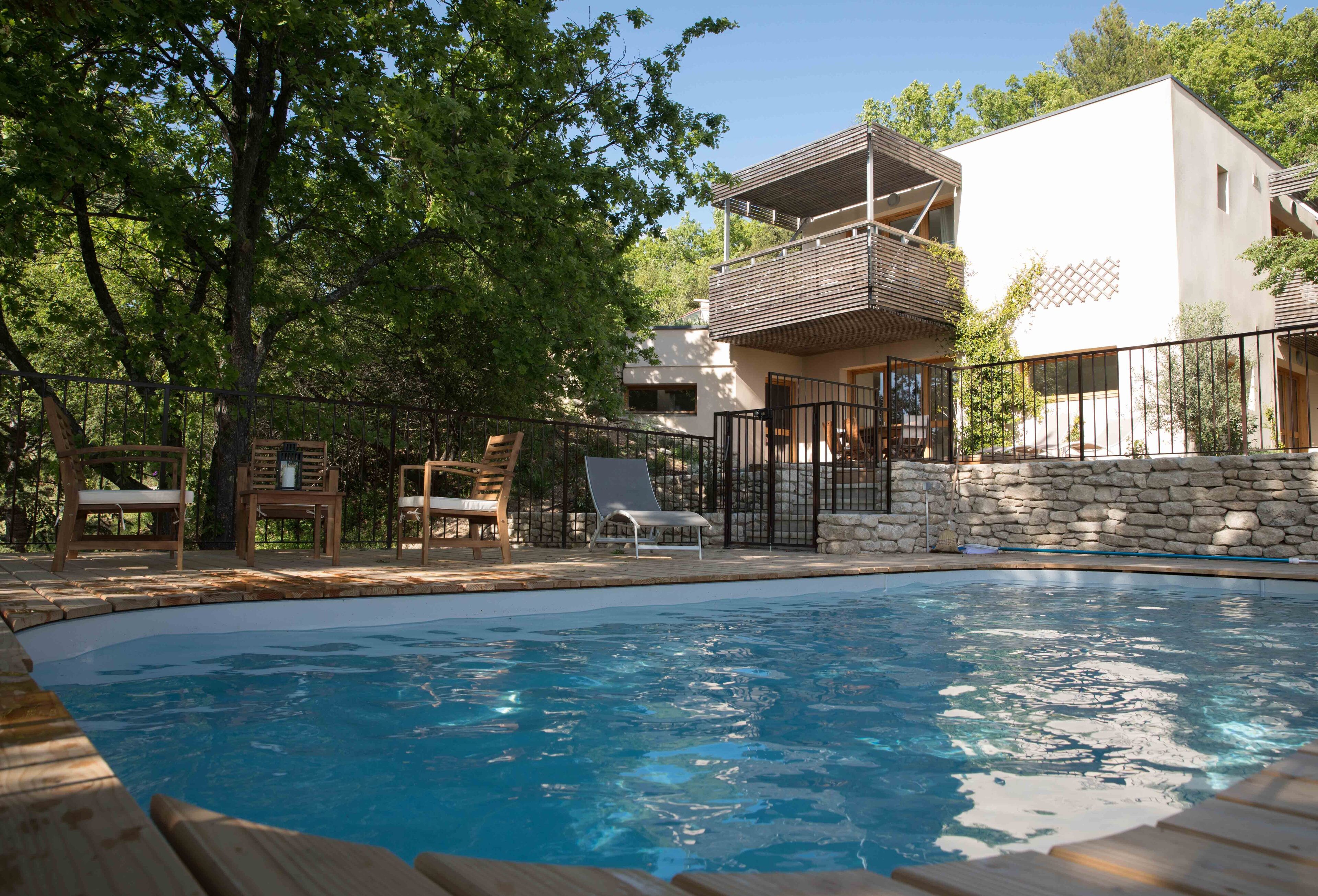 A cottage offering beautiful living spaces in a large garden