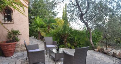 4 chambres 4 salles de bain Provencal Hillside Villa nr Medieval Village / Piscine chauffée / climatisation