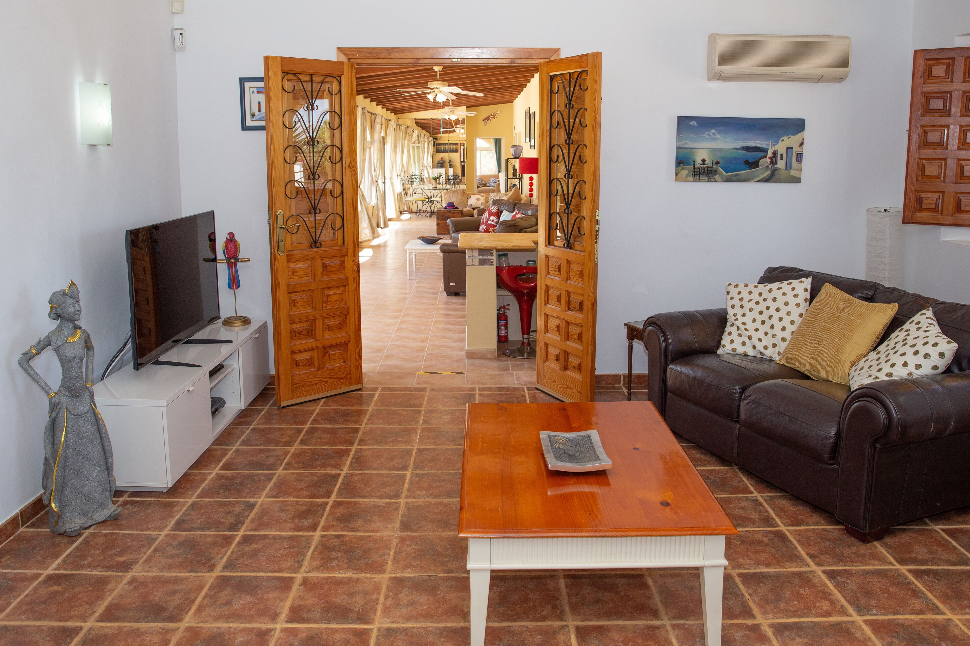 Smart TV, DVD player, ping pong, books