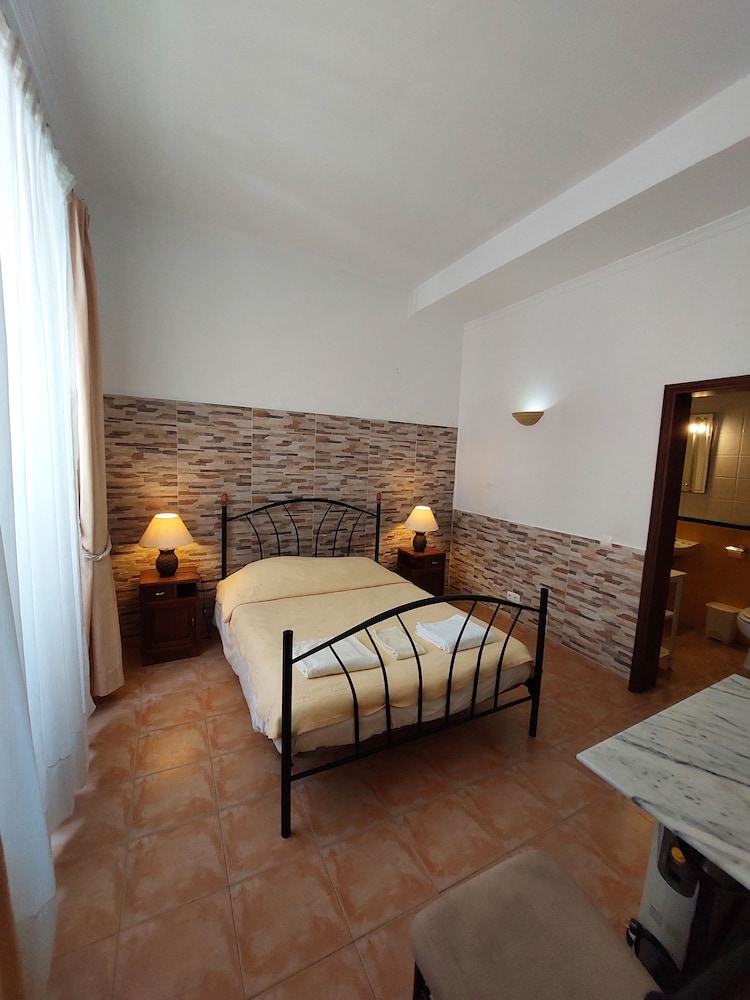 Town House Within Lagos Castle Walls - Algarve
