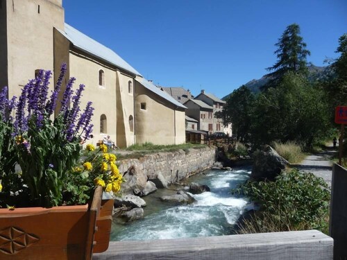 Monetier Les Bains: House / Villa - MONETIER LES BAINS