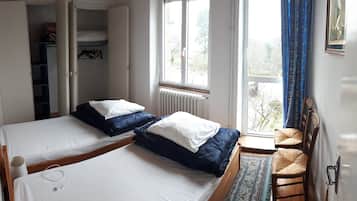 7 bedrooms, iron/ironing board, WiFi