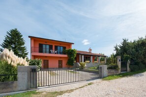 Exterior - Fenced family and pet-friendly Villa near Rabac, fully air-cond, quiet location (Kapelica)