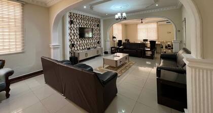 6 BEDROOM HOUSE IN COMMUNITY 20, GREATER ACCRA , TEMA OFF THE SPINTEX ROAD