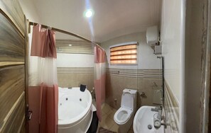 Combinazione doccia/vasca, vasca idromassaggio, asciugacapelli